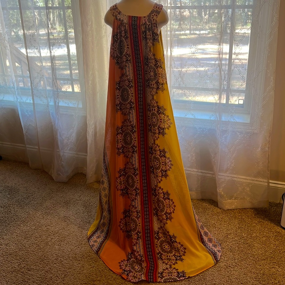 Brand Est. 1946 size medium dress.